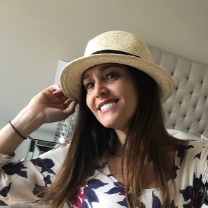 Meet your Posher, Ana